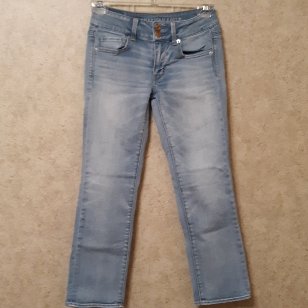 American Eagle junior size 0 Artist Crop jeans.